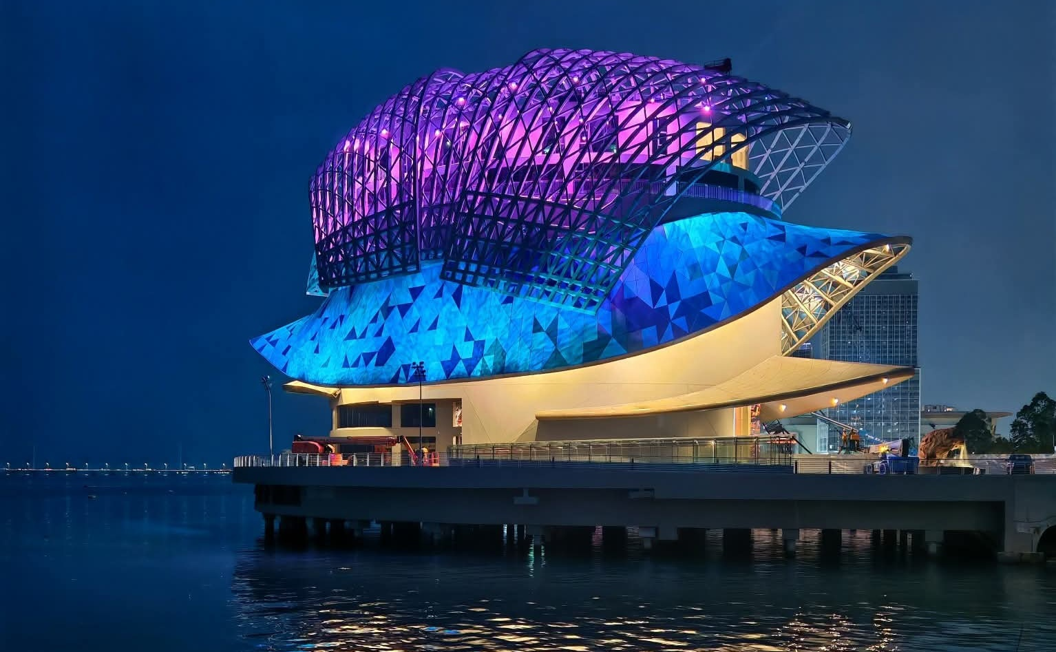 Real night photograph of Lin Xiang Xiong Art Gallery in Penang