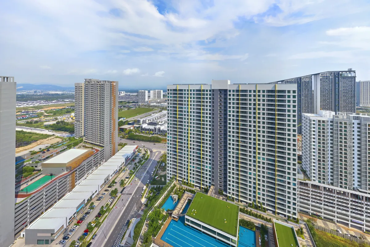 Seiras Level 35 South View and the Utropolis Batu Kawan living area