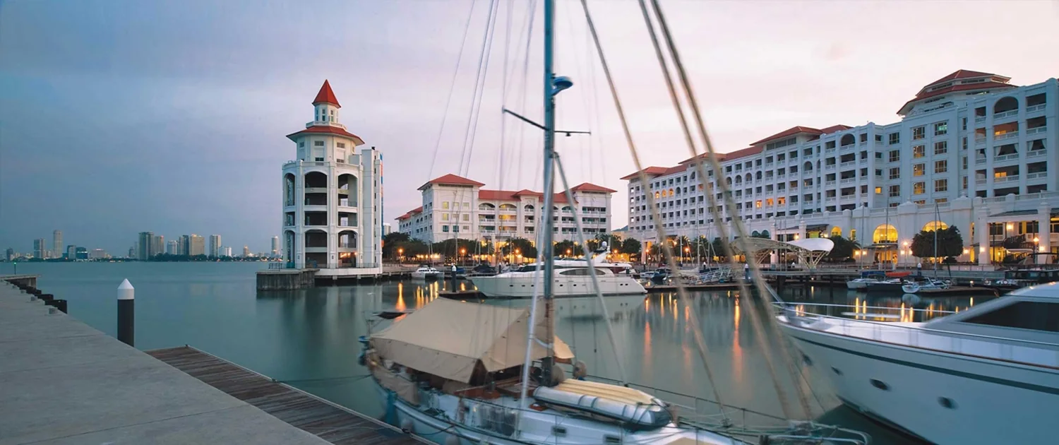 Straits Quay waterfront retail marina in Penang