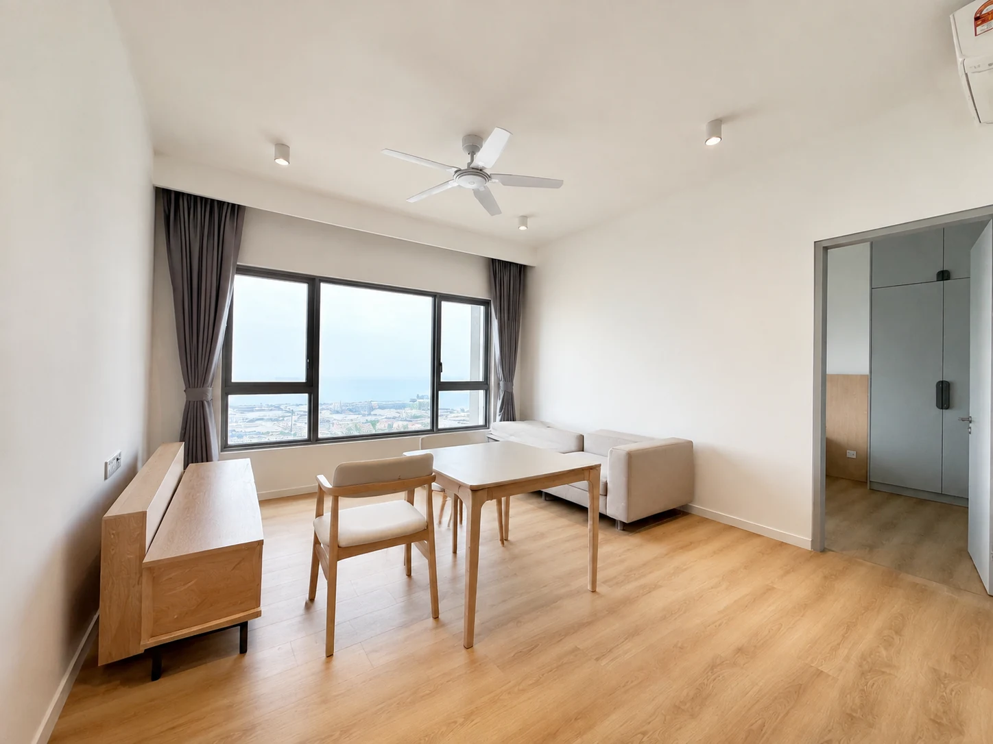 Actual 567 sq ft living and dining area at The Meg